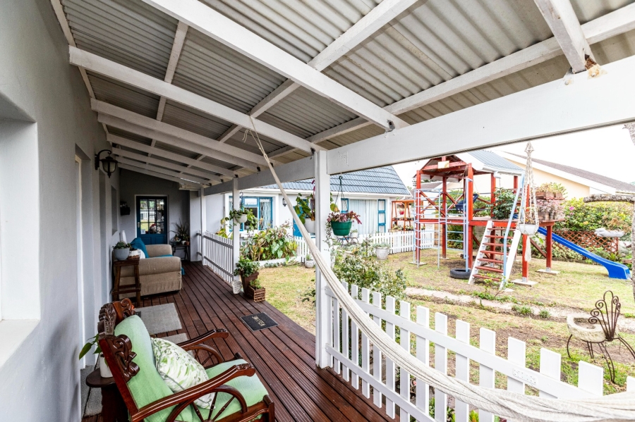 5 Bedroom Property for Sale in Gonubie Eastern Cape